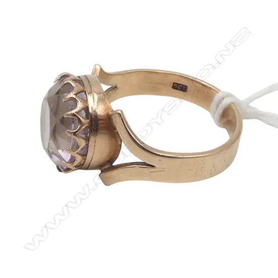 9CT AMETHYST RING, 5.2gms SIZE T