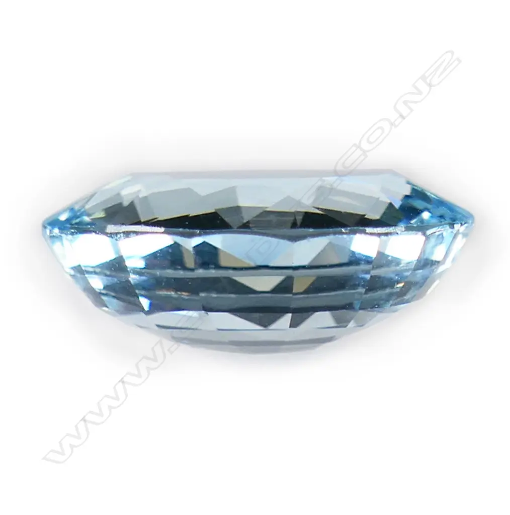 UNSET OVAL CUT AQUAMARINE 7.45ct Image 1++