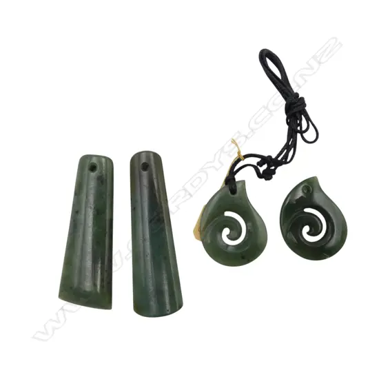 4 CARVED POUNAMU PENDANTS: 2 toki form + 2 koru form