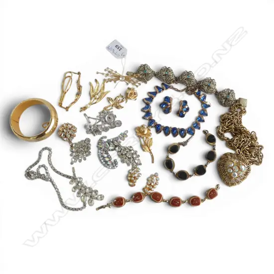 ASST. COSTUME JEWELLERY