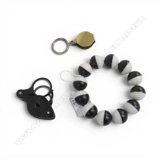 TWO JEWELLER'S LOUPES (BAKELITE & BRASS) & BLACK & WHITE BEAD BRACELET, elasticated