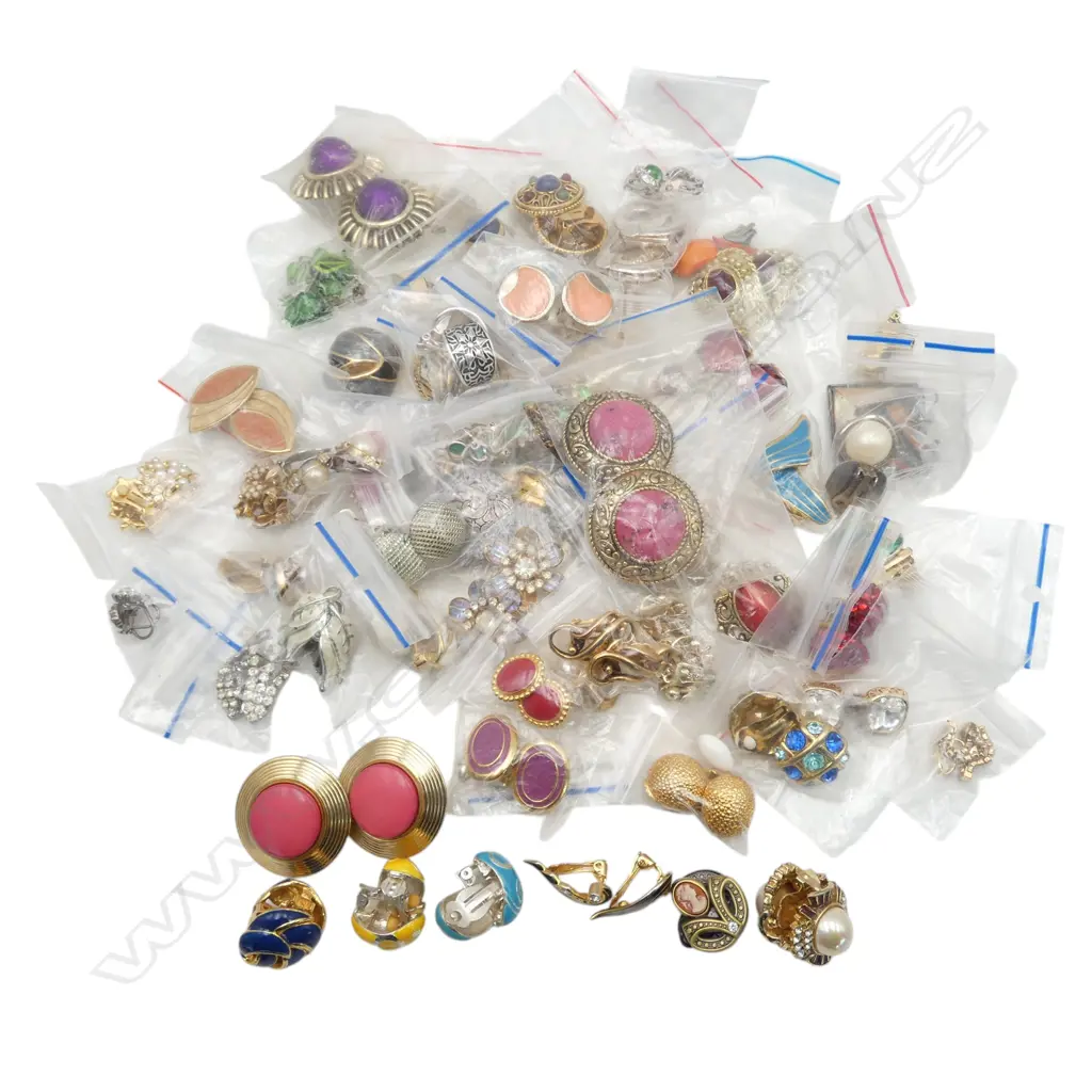 ASST. COSTUME JEWELLERY  Image 1++