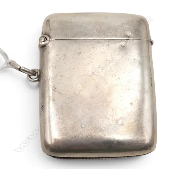 Birmingham 1901 PLAIN SILVER VESTA with suspension loop. 25.6gms. 