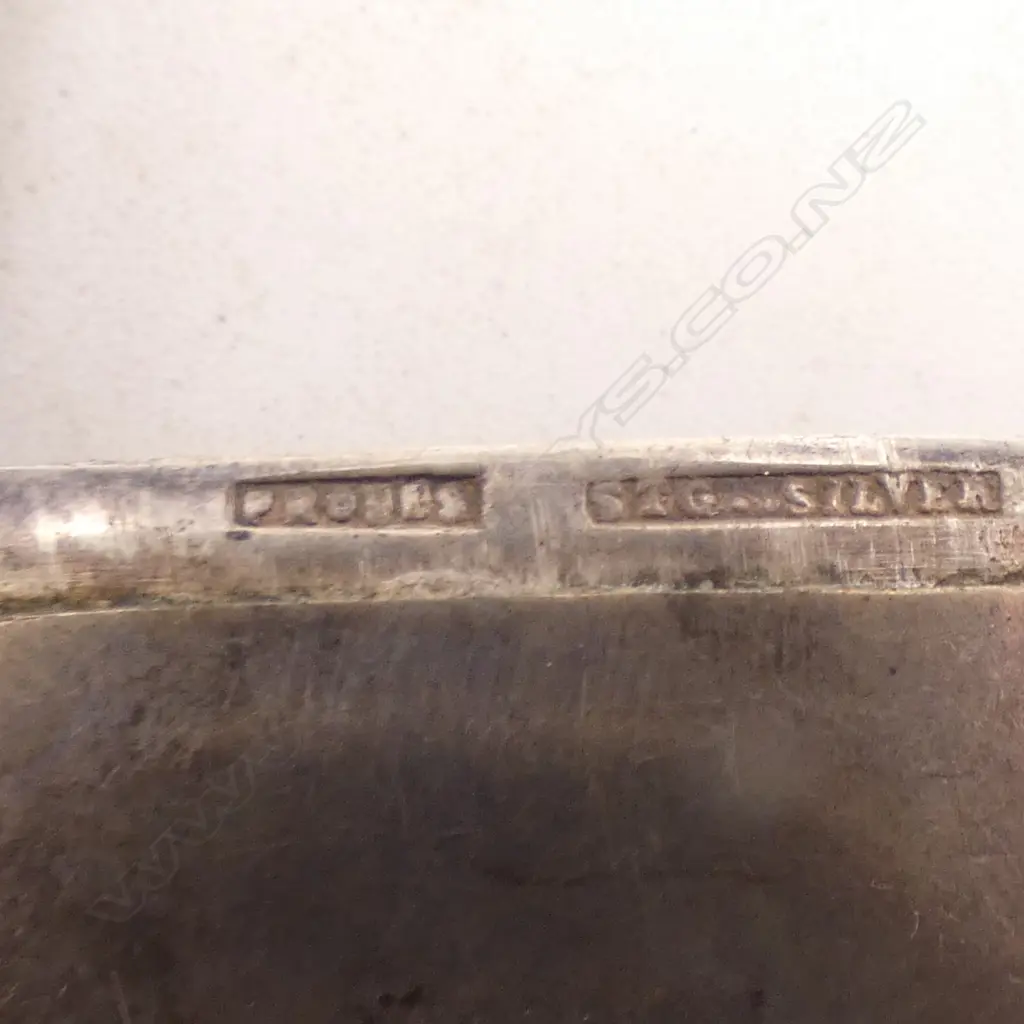 Australian  SILVER PLAIN VESTA W SUSPENSION LOOP by 'Prouds'. 17gms Image 1++