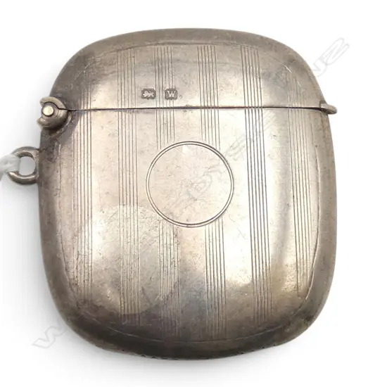 Birmingham 1921 SILVER ENGRAVED VESTA with suspension loop. 22gms. 