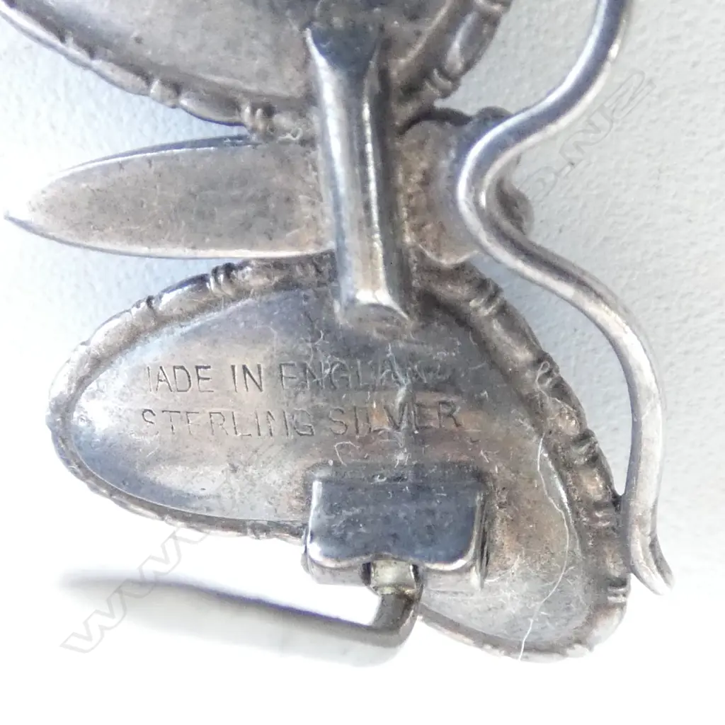 4 SILVER SPOONS + STG SILVER BUTTERFLY BROOCH & ATAAHUA 'N.Z.' KIWI BROOCH - FAULTS Image 1++