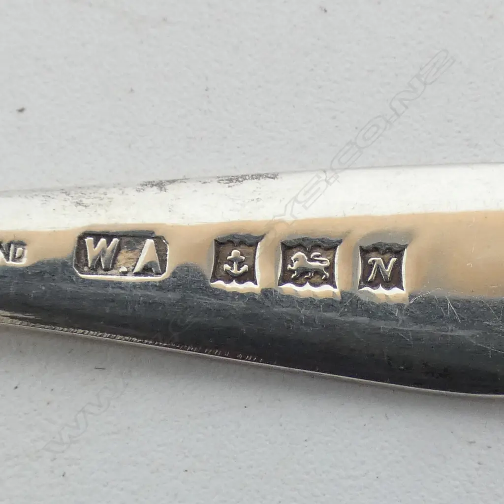 3 SILVER SMALL ITEMS: napkin ring + tea spoon + pusher. 58gms. Image 1++