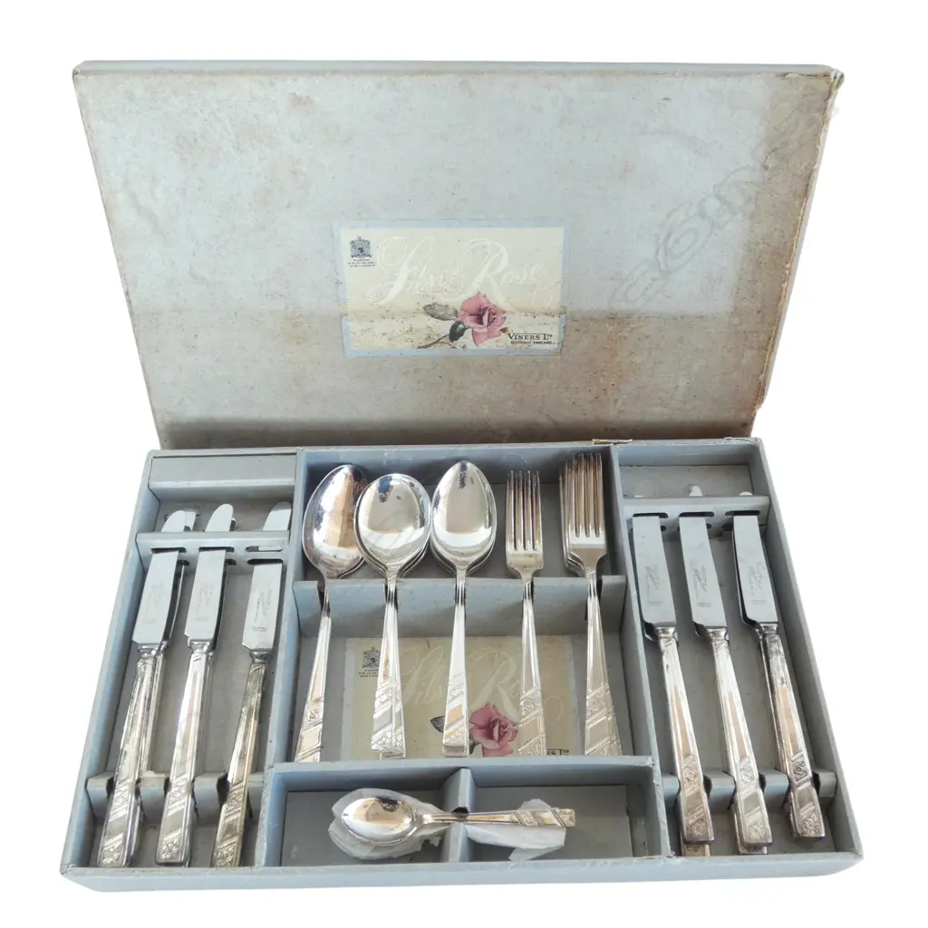 ASST. SHEFFIELD CUTLERY Image 1++