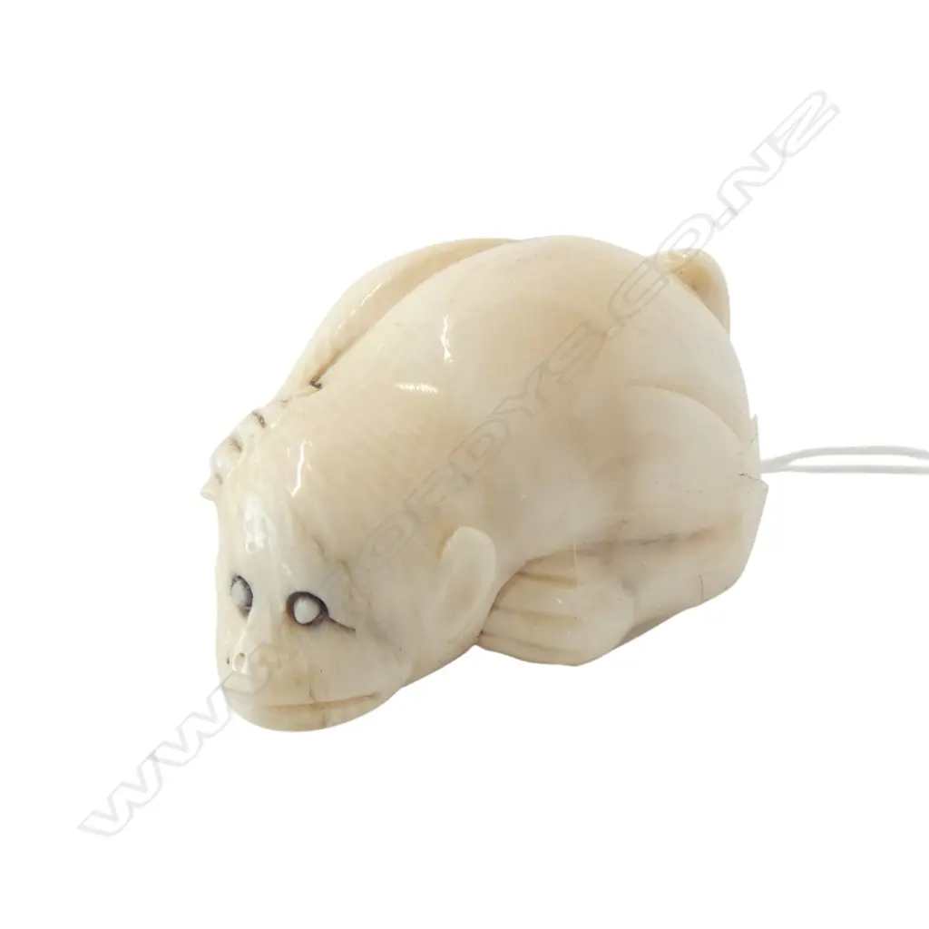 IVORY MONKEY NETSUKE, SIGNED L.45mm Image 1++