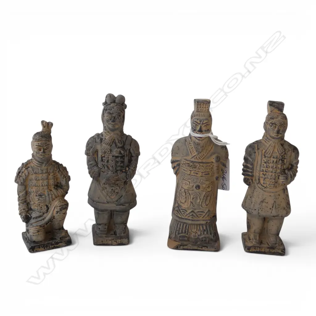 4 SMALL BURIED CHINESE ARMY STYLE FIGURES H.120mm Image 1++
