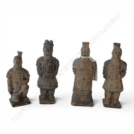 4 SMALL BURIED CHINESE ARMY STYLE FIGURES H.120mm