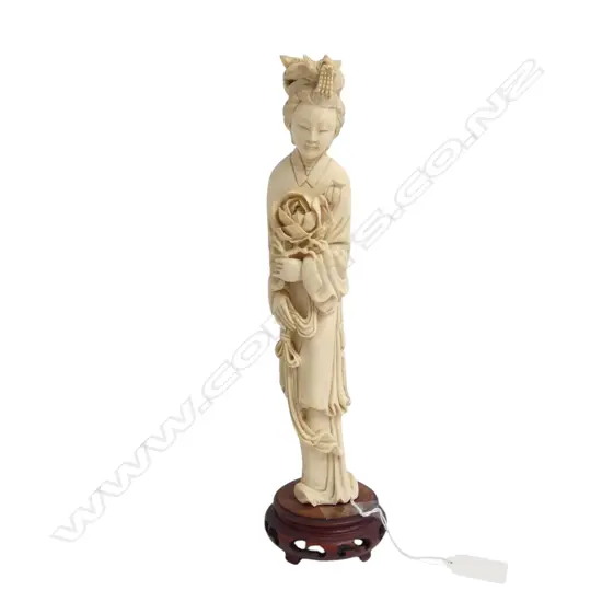 JAPANESE CARVED IVORY BIJIN on wood stand H.290mm
