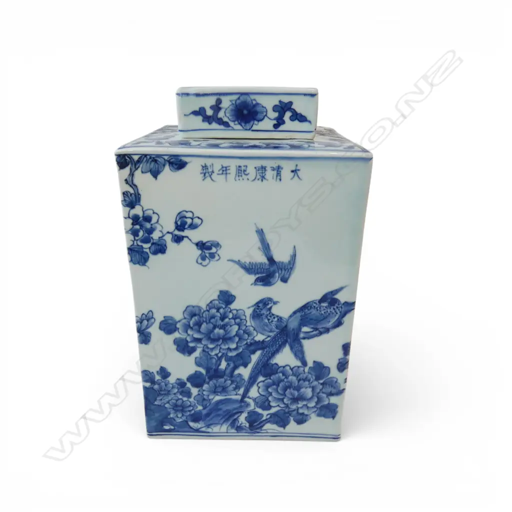 CHINESE B/W SQUARE VASE H.300mm Image 1++