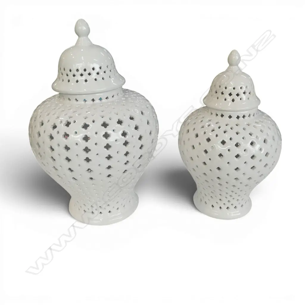 2 WHITE GLAZED CERAMIC URNS pierced design H.390mm Image 1++
