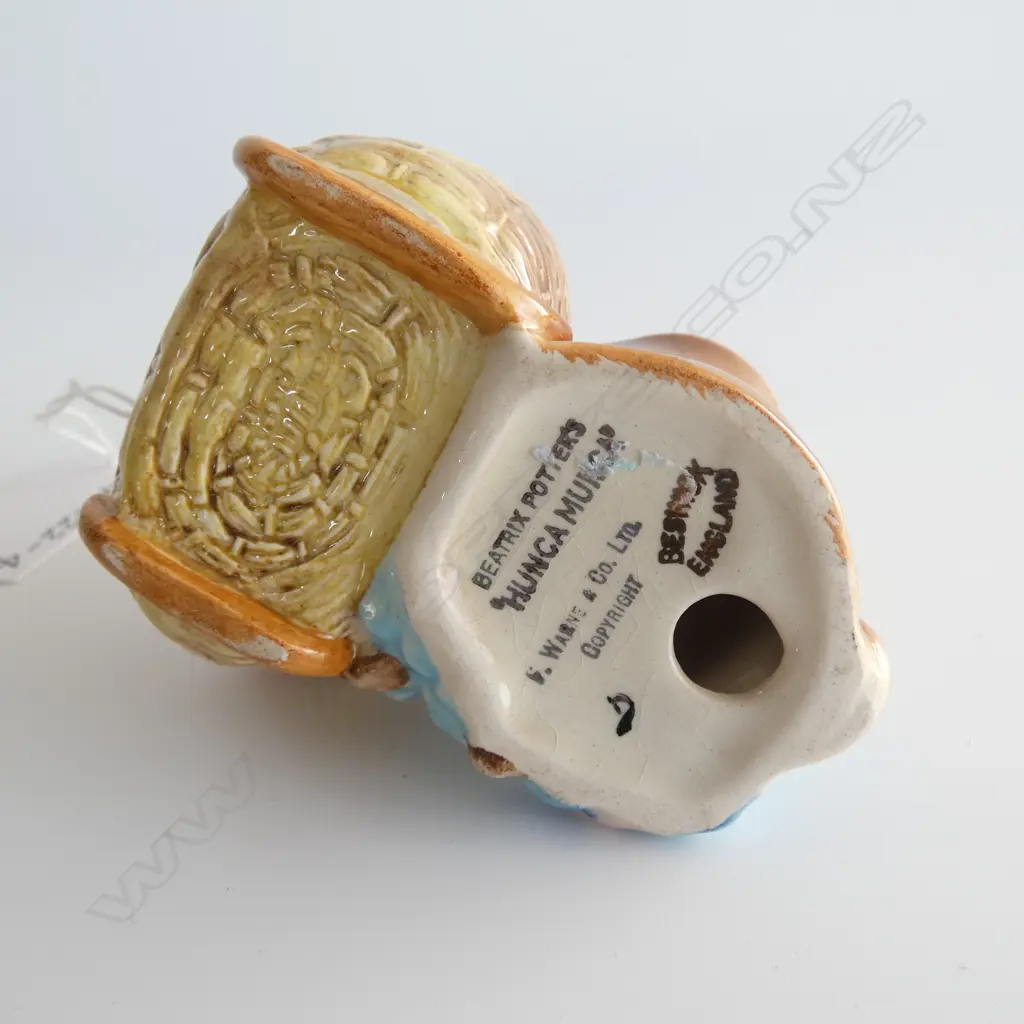 BESWICK BEATRIX POTTER 'HUNCA MUNCA' FIGURINE, 70x80mm, gold backstamp 1948-1972 Image 1++