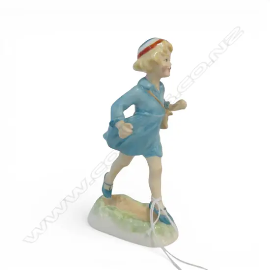 Royal Worchester figure 'HOMETIME' modelled by Dougherty. H.135mm
