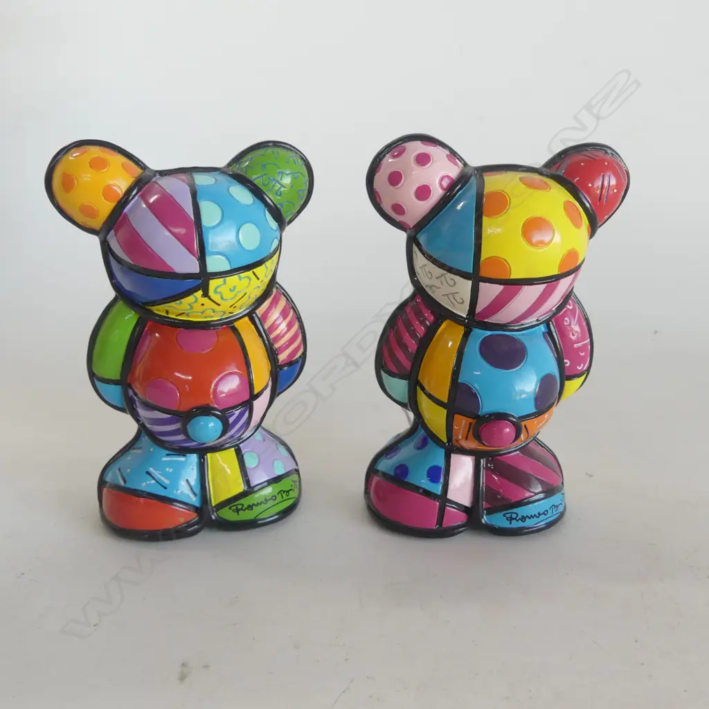2 ROMERO BRITTO BEARS, H.125mm Image 1++