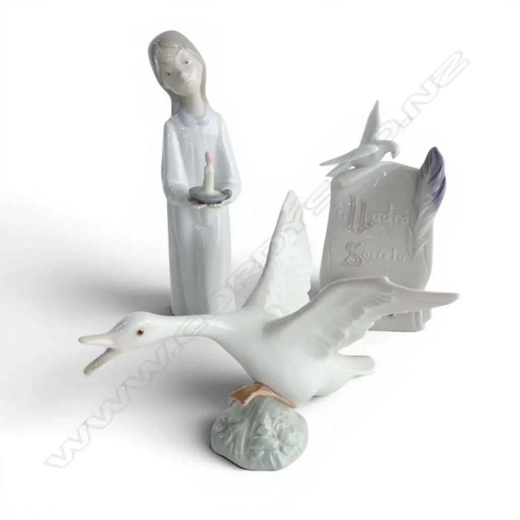 3 PCS LLADRO; GOOSE, H.120, GIRL w CANDLE, H.210mm & LLADRO SOCIETY PLAQUE, H.160mm Image 1++