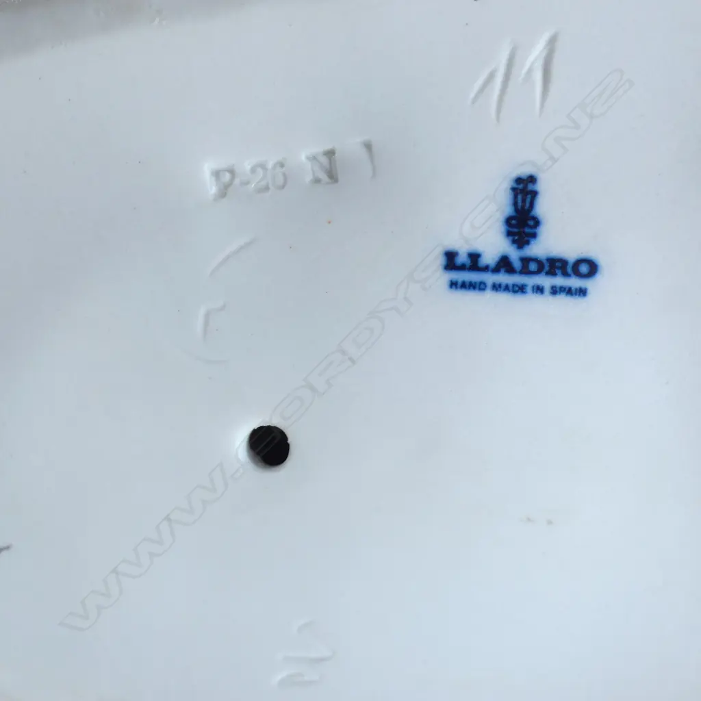 2 LLADRO FIGURINES IRONING & ON THE PHONE, H.260/200mm Image 1++