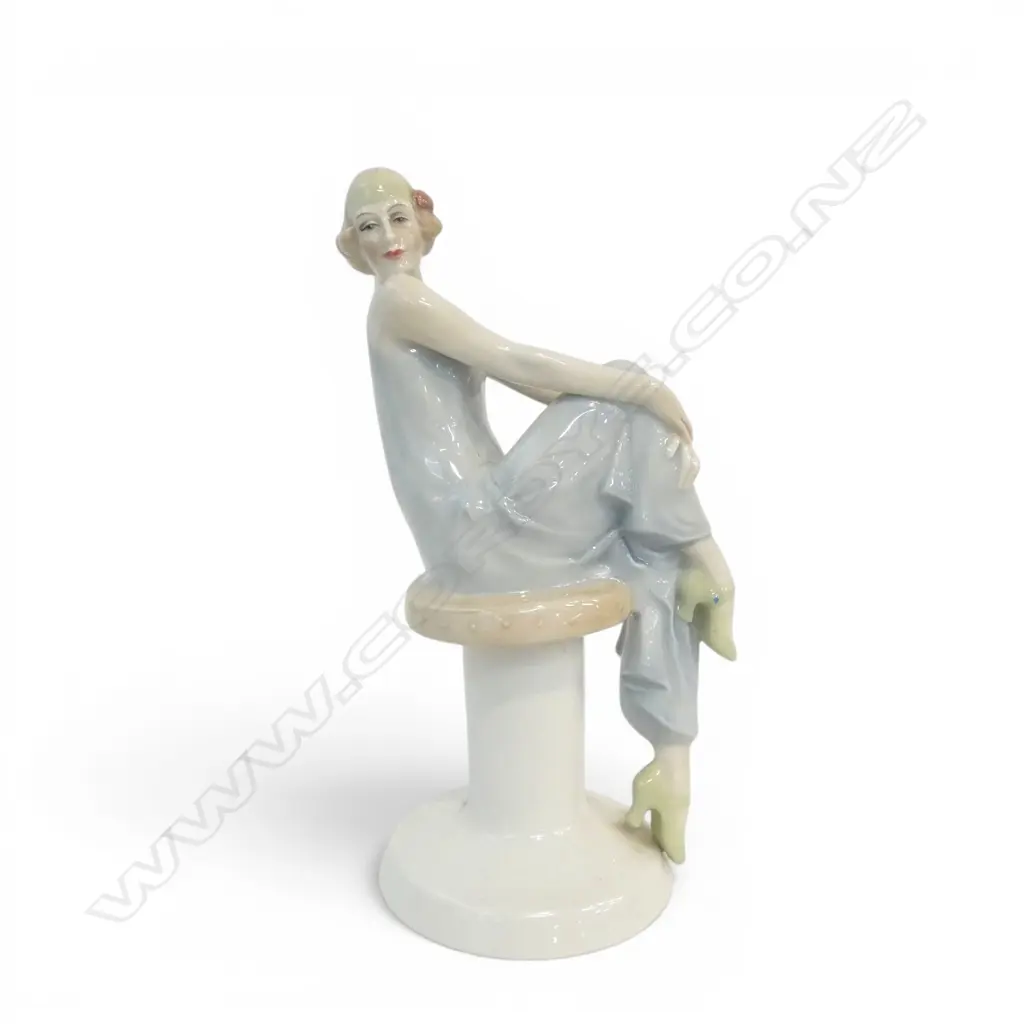 Royal Doulton figurine. H270 mm Image 1++