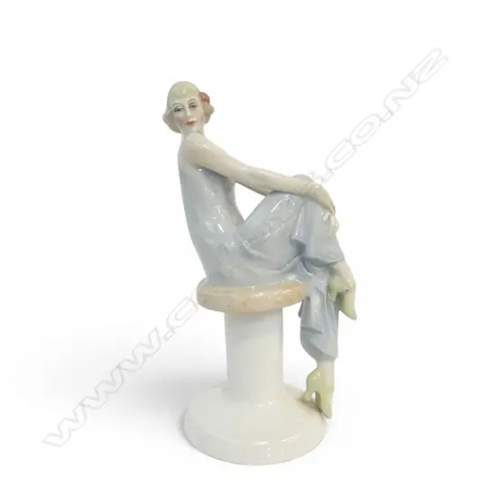 Royal Doulton figurine. H270 mm