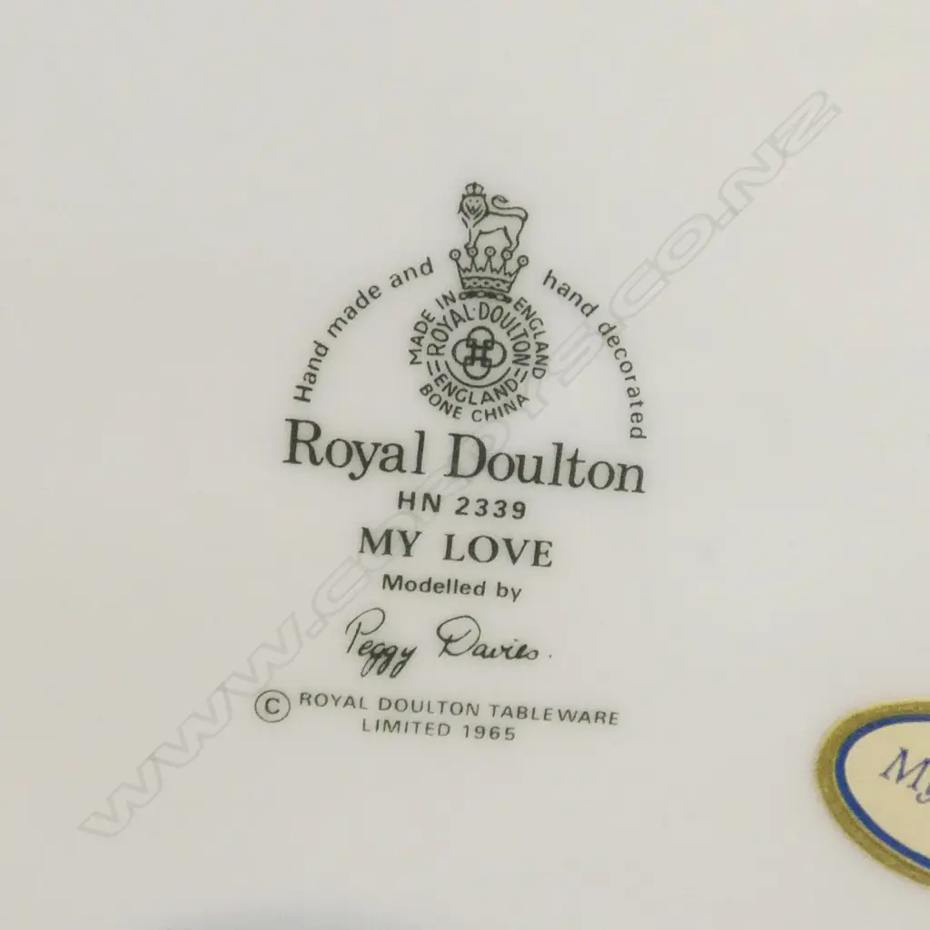 Royal Doulton figurine. H200mm Image 1++