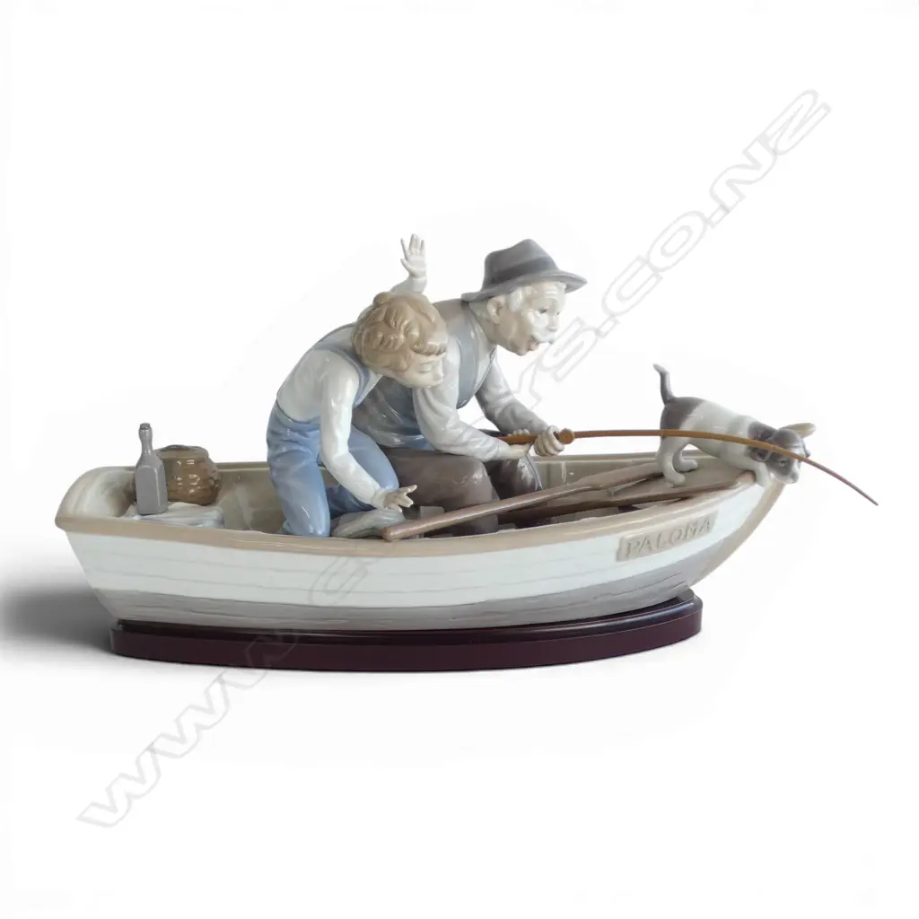 LRG LLADRO FIGURINE 'FISHING w GRAMPS', 220x390mm, w wooden base Image 1++