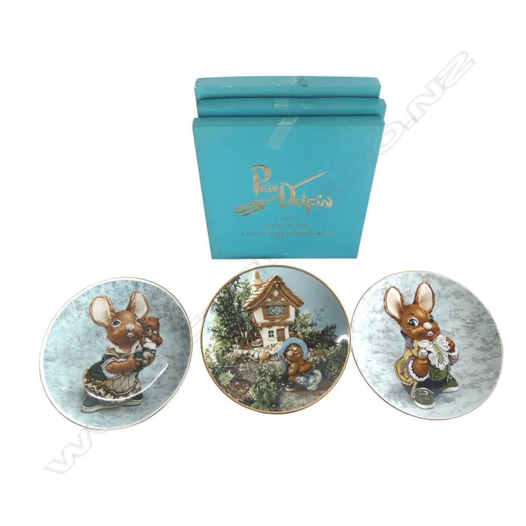 3 BOXED PENDELFIN PLATES Image 1++