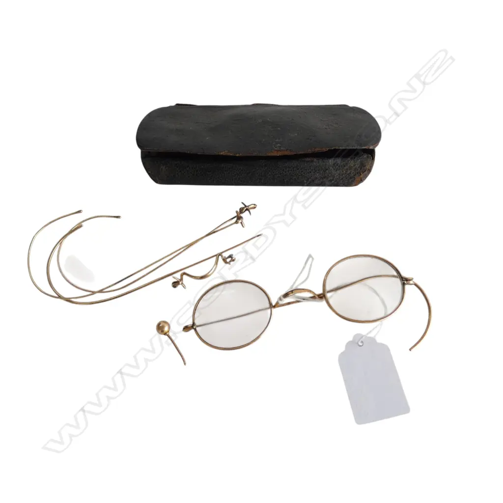 PR ANTIQUE GLASSES w. 10CT BRIDGE + ANOTHER 14CT BRIDGE 1gm Image 1++