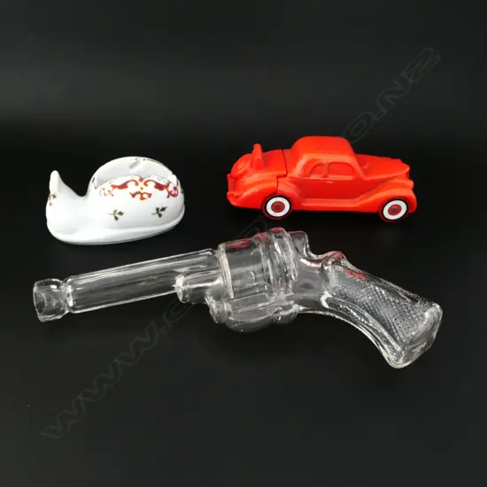 VINTAGE CLEAR GLASS PISTOL CANDY DESPENCER L.230mm + Avon '36 Ford after shave bottle + Sellotape dispenser  