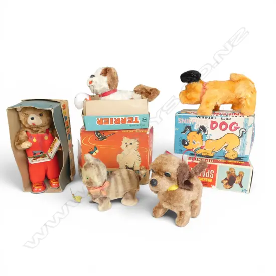 5 BOXED WIND UP ANIMAL TOYS; 3 DOGS, BEAR & CAT