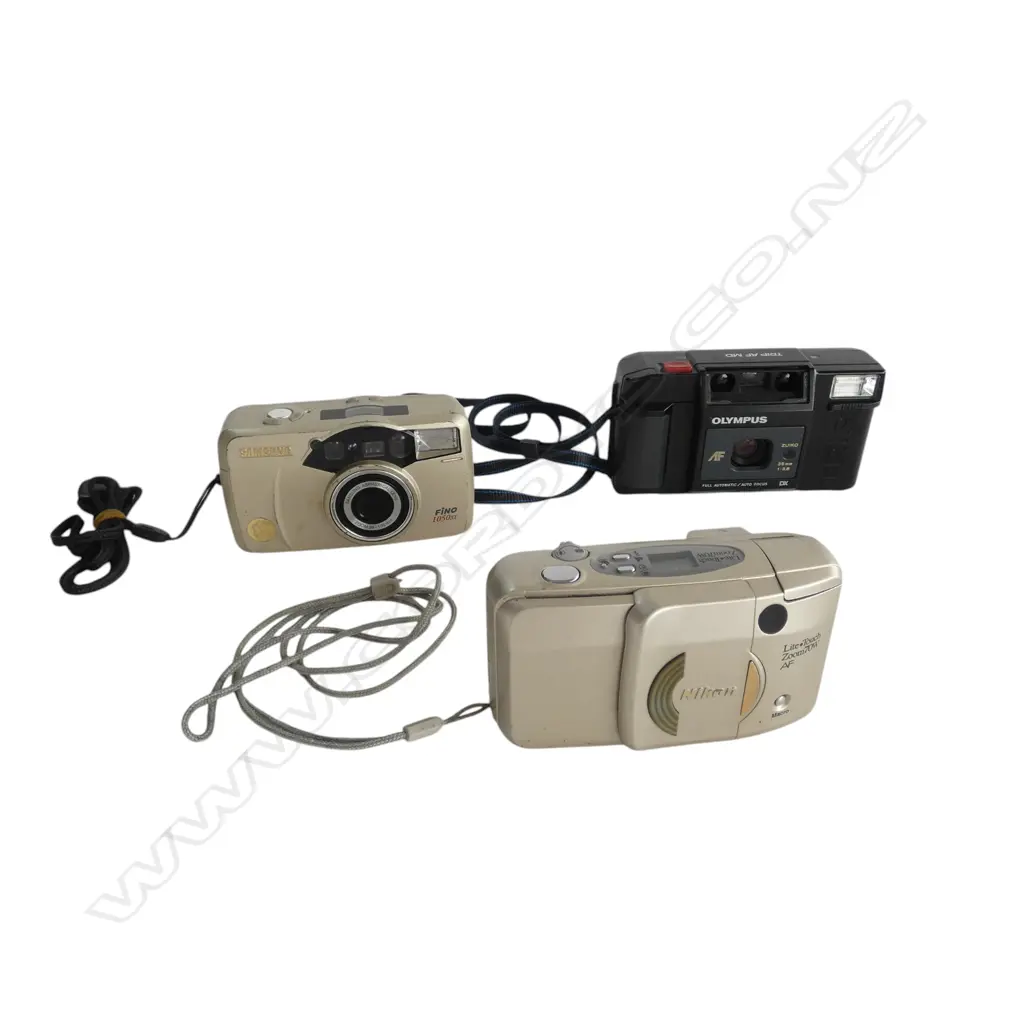 3 VINTAGE FILM CAMERAS  Image 1++