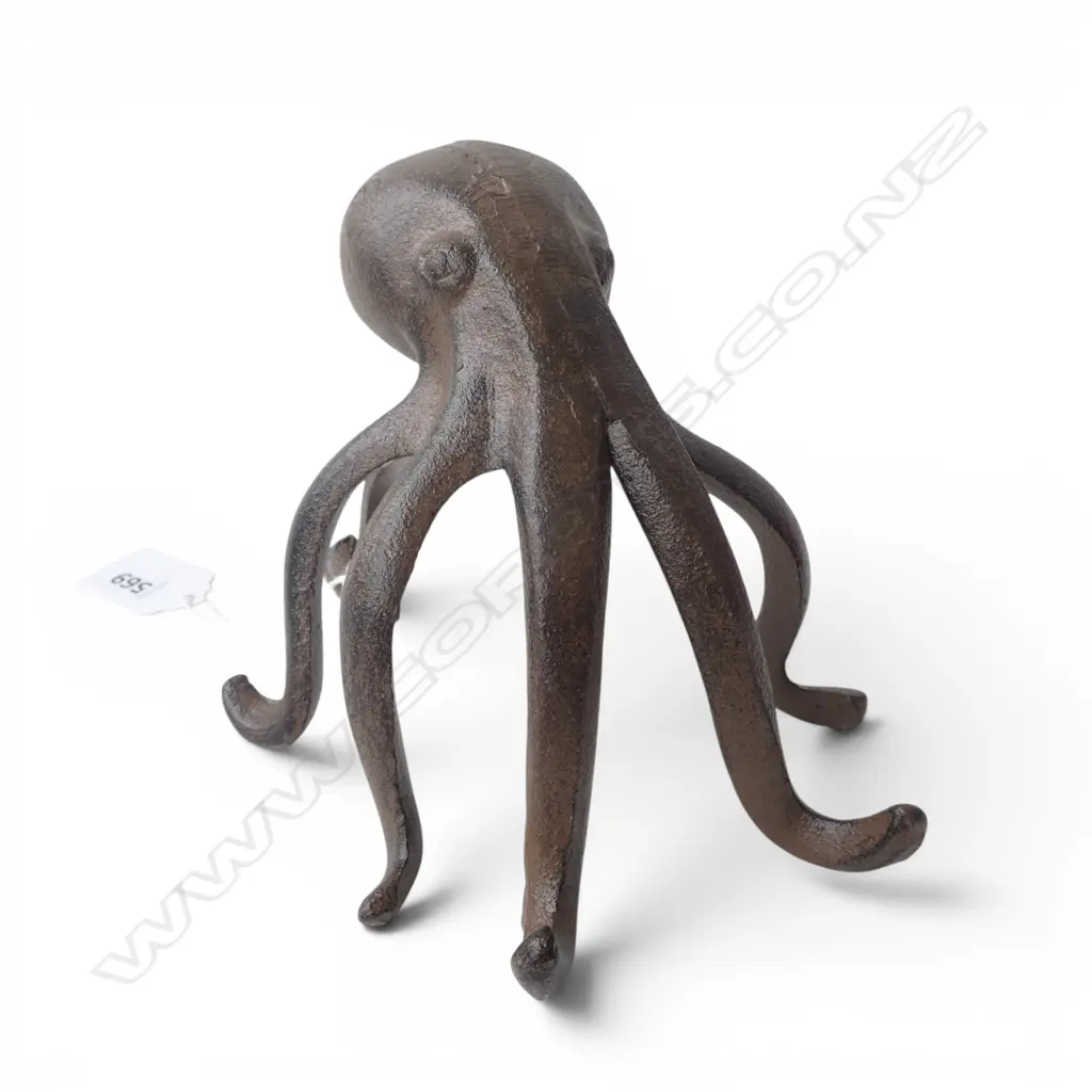 CAST IRON OCTOPUS H.110mm Image 1++