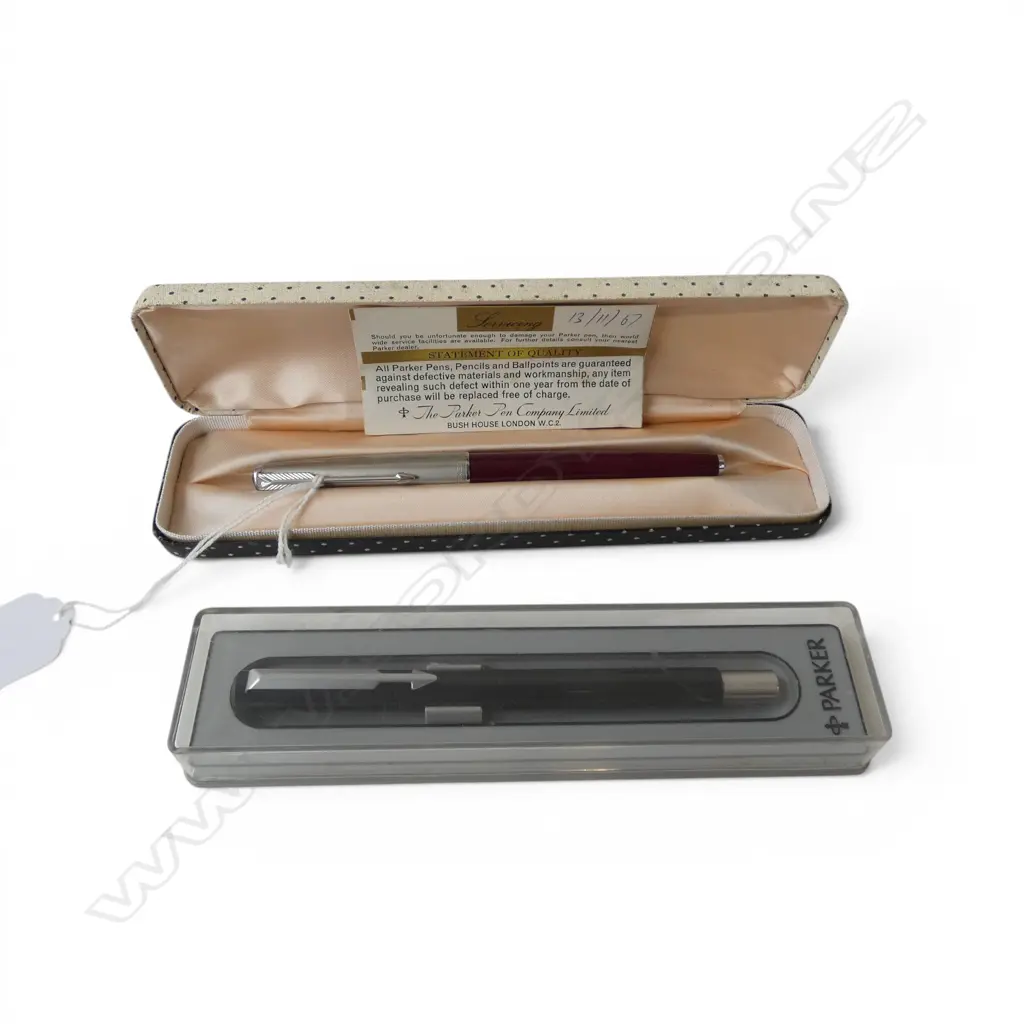 2 PARKER PENS, 1 w. 14CT NIB Image 1++