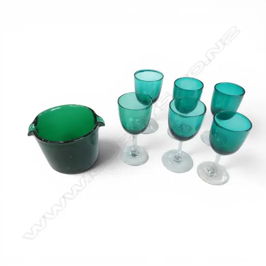 7 PCES GREEN GLASS; 6 DRINKING GLASSES H.135mm + OTHER