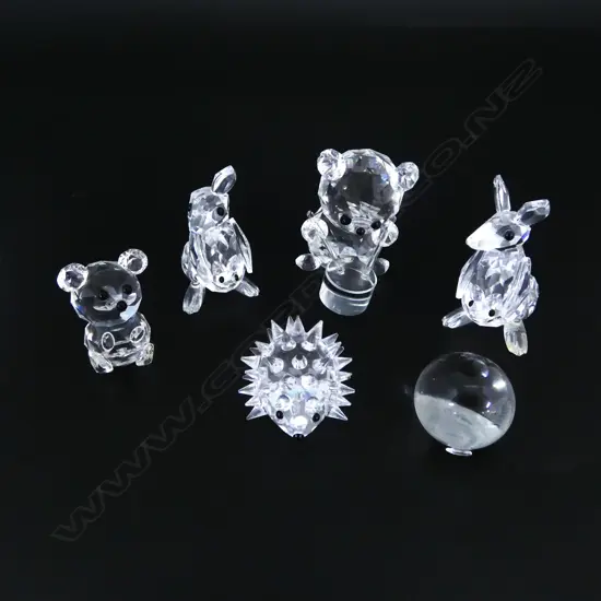 5 SWAROVSKI MINIATURES, 2 BEARS, 2 KANGAROOS & HEDGEHOG