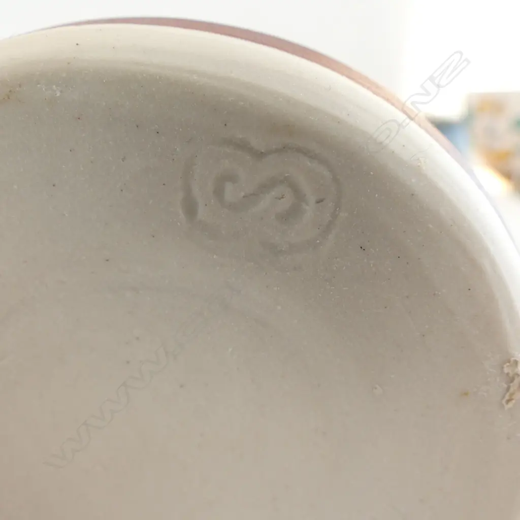Sandra Webb porcelain blue pottery vase. H.120mm. Image 1++