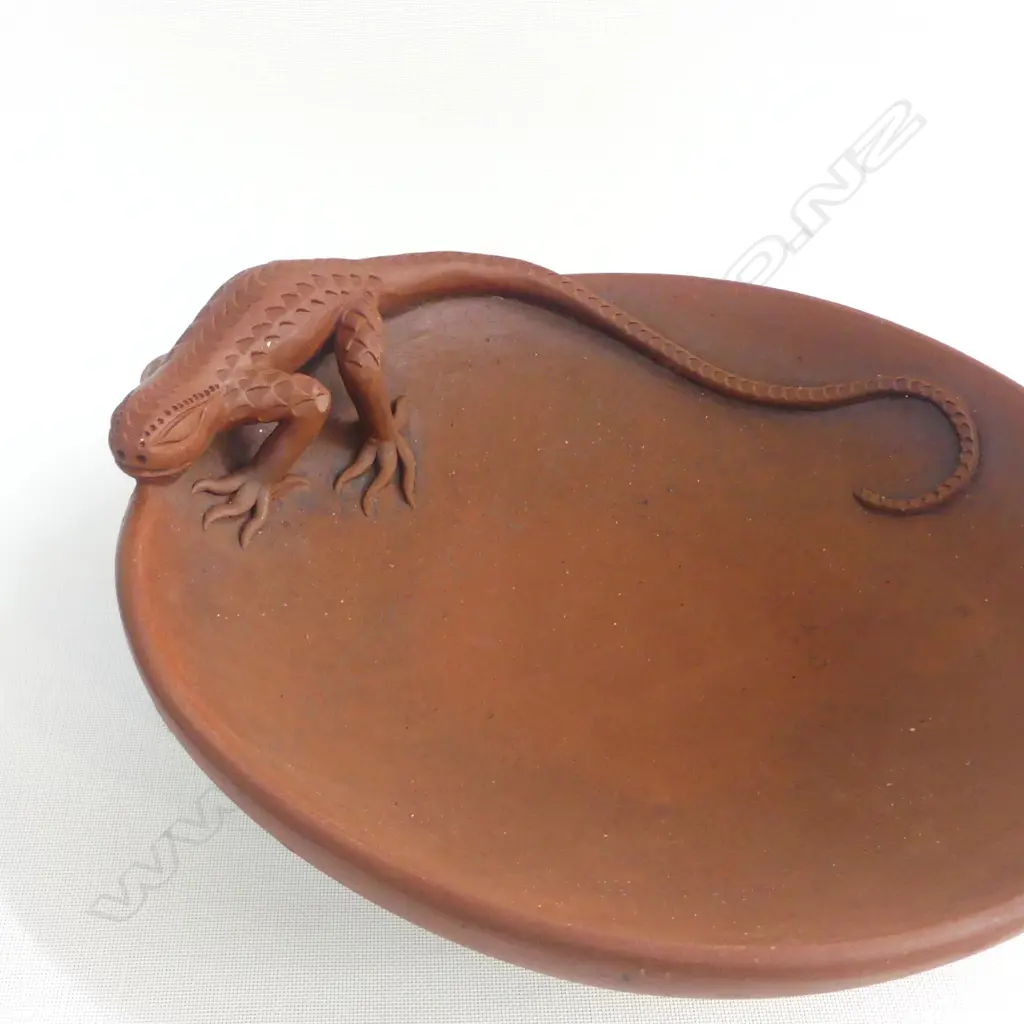 Pottery bowl. Image 1++