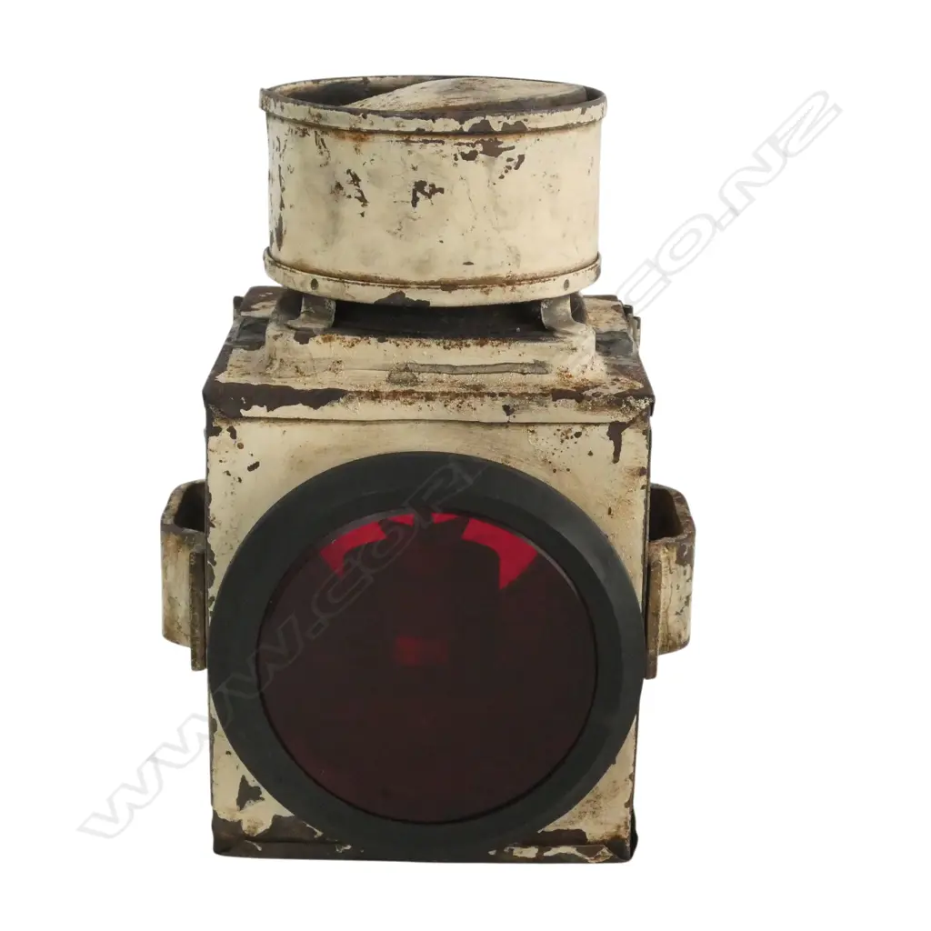 VINTAGE RAILWAY SIGNAL LAMP WITH KEROSENE BURNER  Image 1++