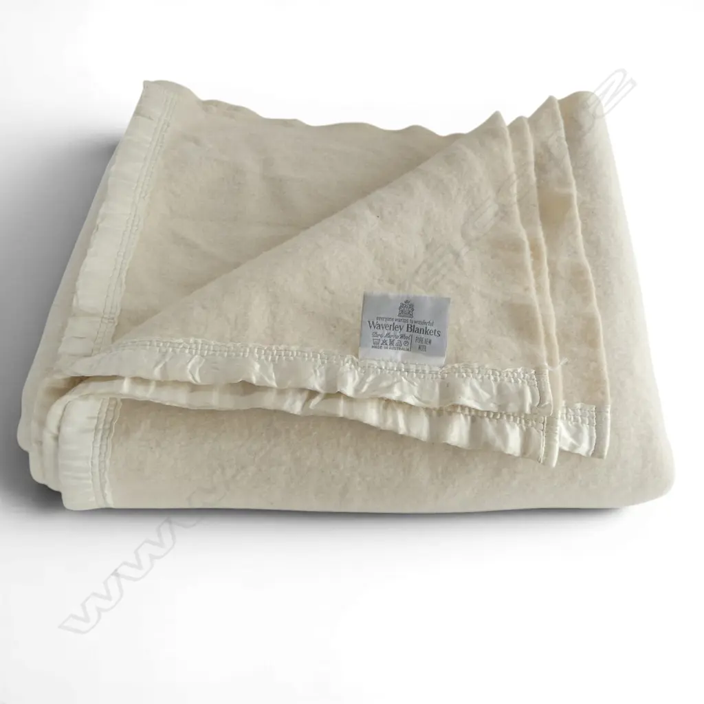 CREAM WAVERLEY (AUSTRALIAN) PURE MERINO WOOL BLANKET, 1770 X 2240MM (QUEEN SIZE). Image 1++