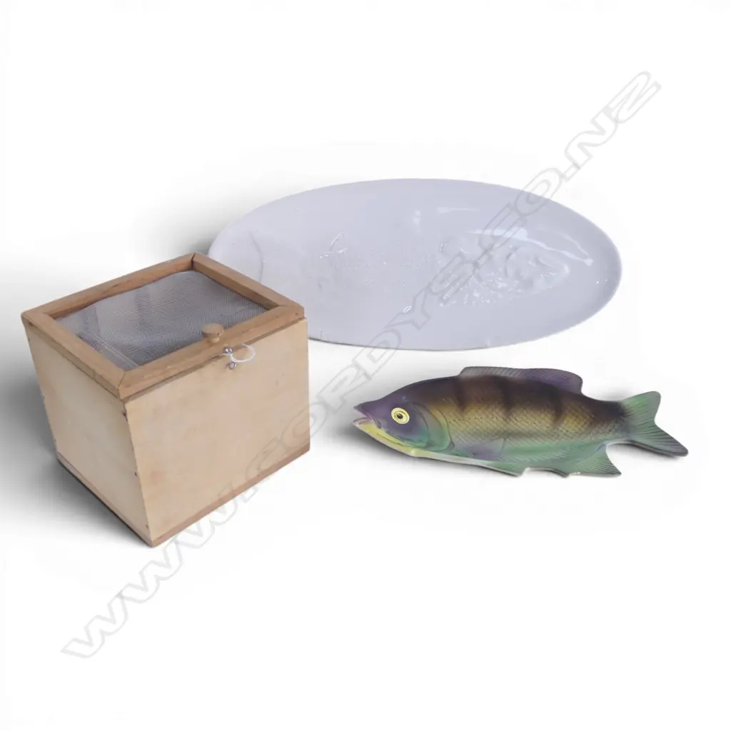 2 FISH PLATES W.550mm + CHEESE CAGE H.220mm Image 1++