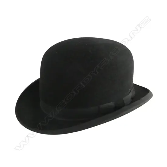 VINTAGE BOWLER HAT 'RED LETTER MAKE'