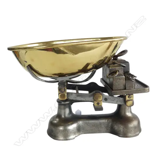 ANTIQUE SCALE + 6 WEIGHTS H.310mm