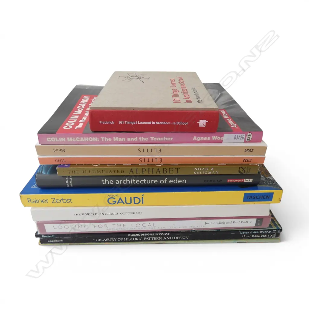 BOOKS; ART / ARCHITECTURE INTEREST Image 1++
