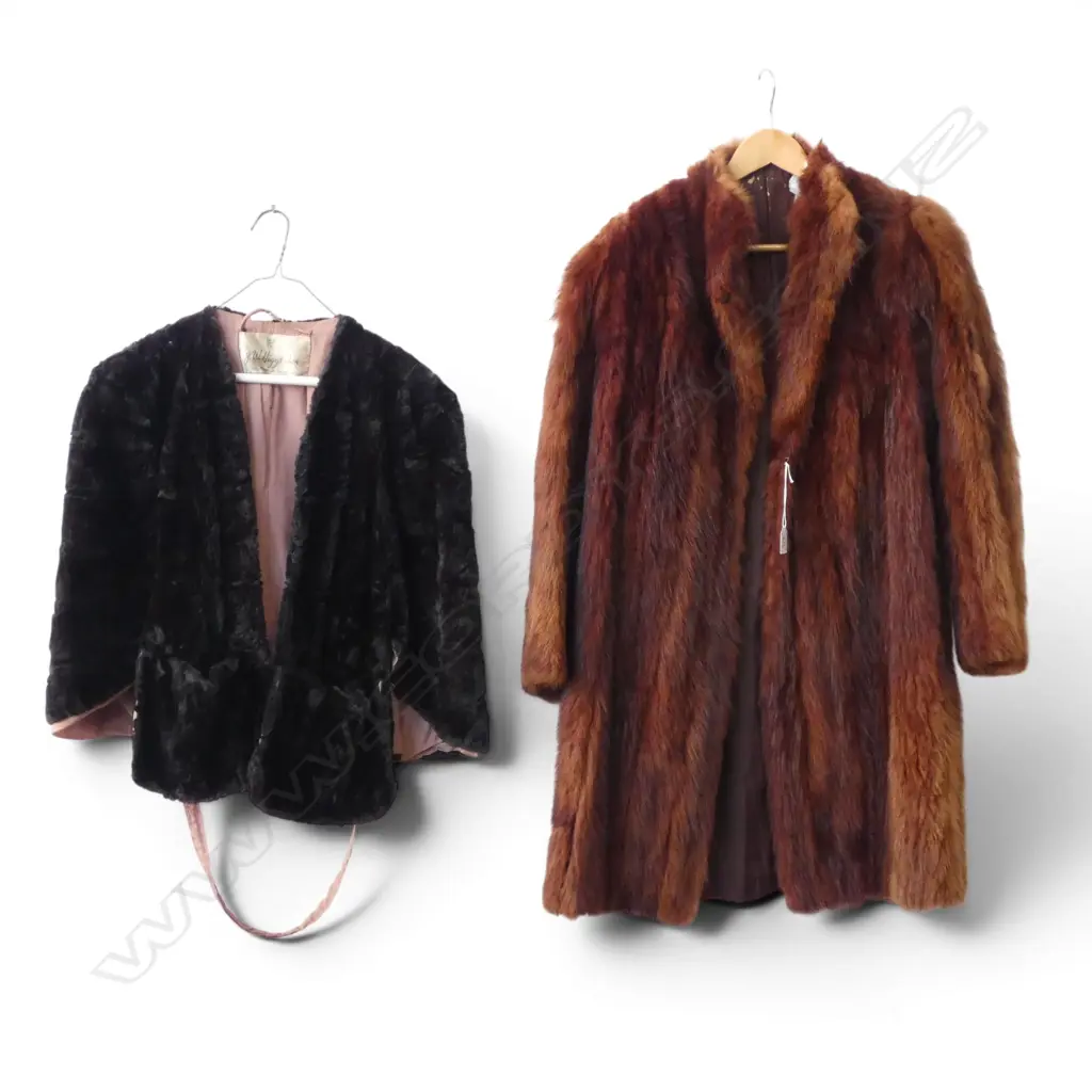 FOX FUR COAT + DYED SQUIRREL FUR CAPE  Image 1++