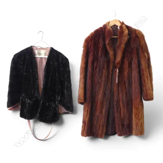 FOX FUR COAT + DYED SQUIRREL FUR CAPE 