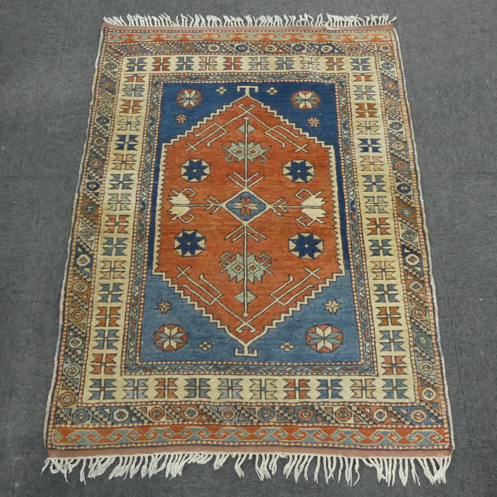 HAND KNOTTED WOOL PILE RUG 1780x1330mm Image 1++