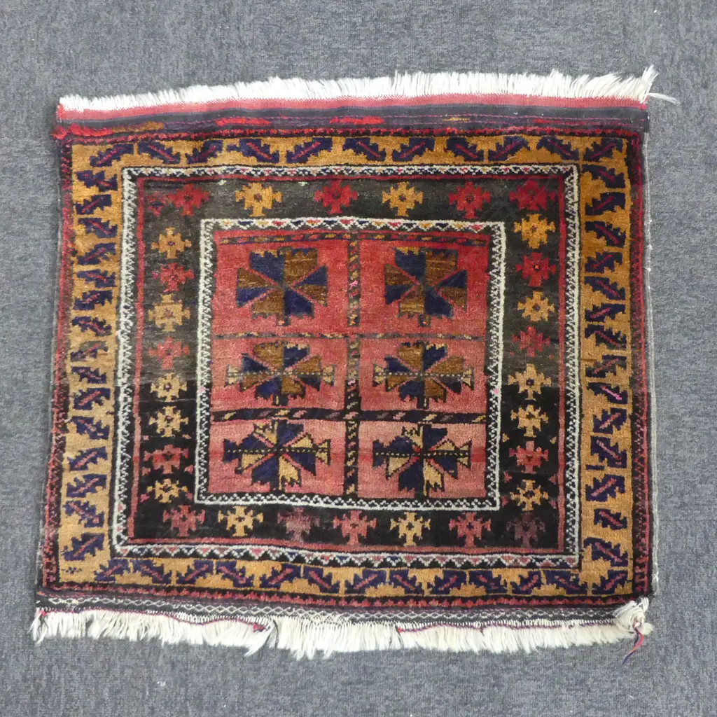 HAND KNOTTED ALL WOOL RUG 680x770mm Image 1++