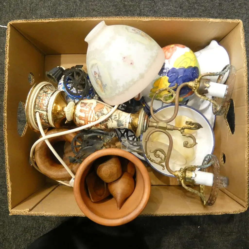 ASST. CERAMICS, LAMP ETC Image 1++