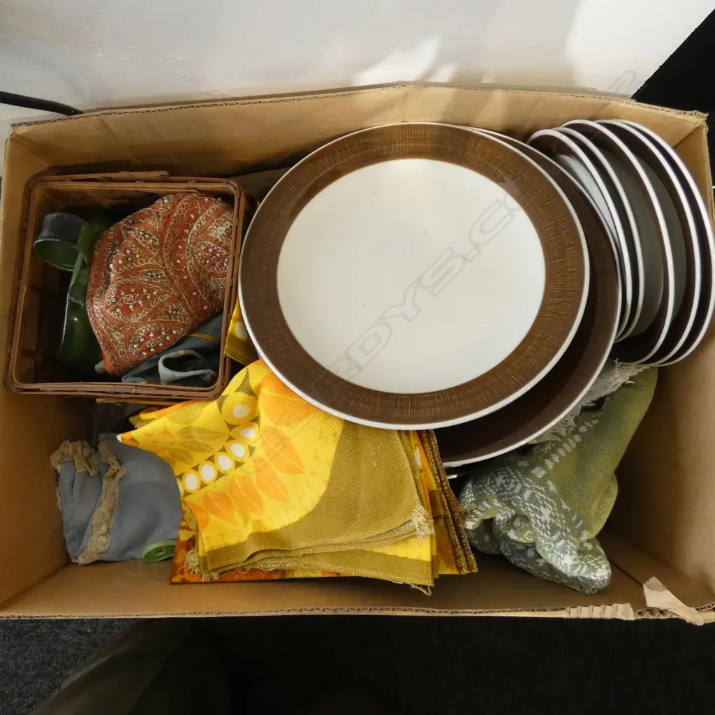 ASST. LINENS, CHINA etc Image 1++